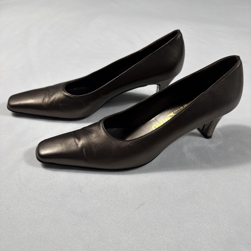 Vtg Salvatore Ferragamo Women's 7.5 AA Bronze 100% Leather Pumps Italy Designer